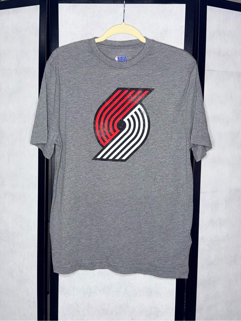 Portland Trail Blazers Logo Gray Graphic T-Shirt Men’s Medium NBA NWOT